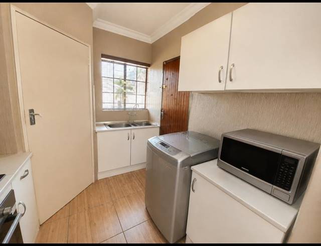 2 BEDROOM HOUSE FOR SALE IN HEUWELOORD